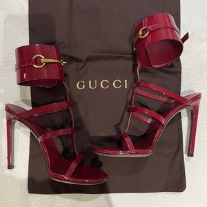 Gucci patent sandals